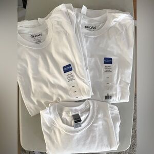 7 New Gildan Adult t-shirts